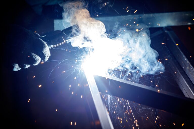 Welding risks and how to prevent them Welding risks and how to prevent them