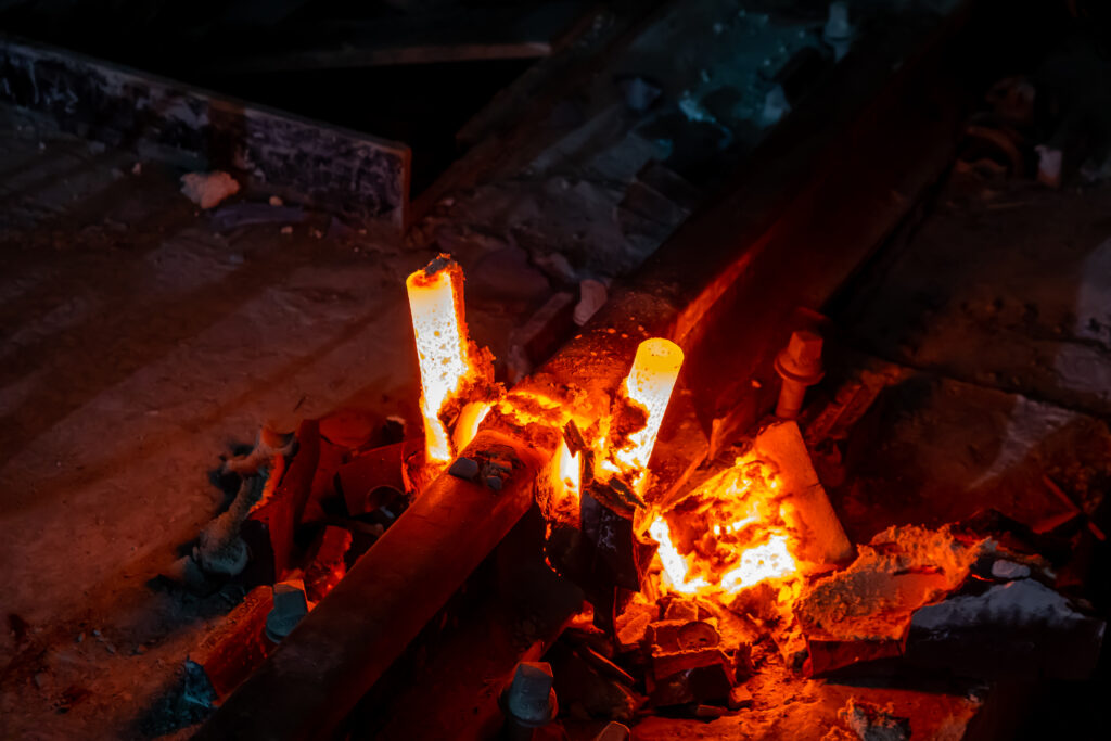Thermite Welding Thermite,(exothermic),Rail,Welding,Inside,A,Metro,Tunnel,Project